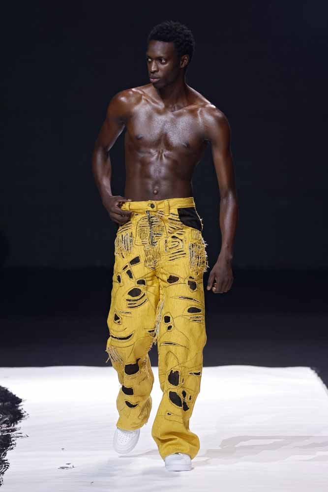 MOWANDE Look 04 — XV Strange