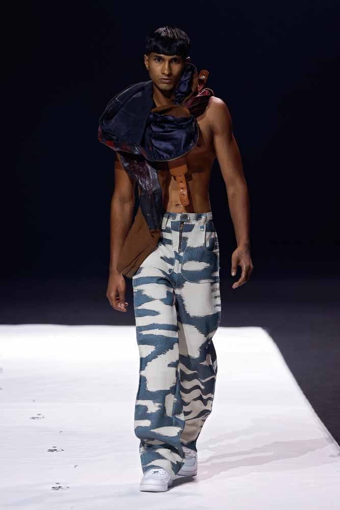 MOWANDE Look 05 — XV Strange