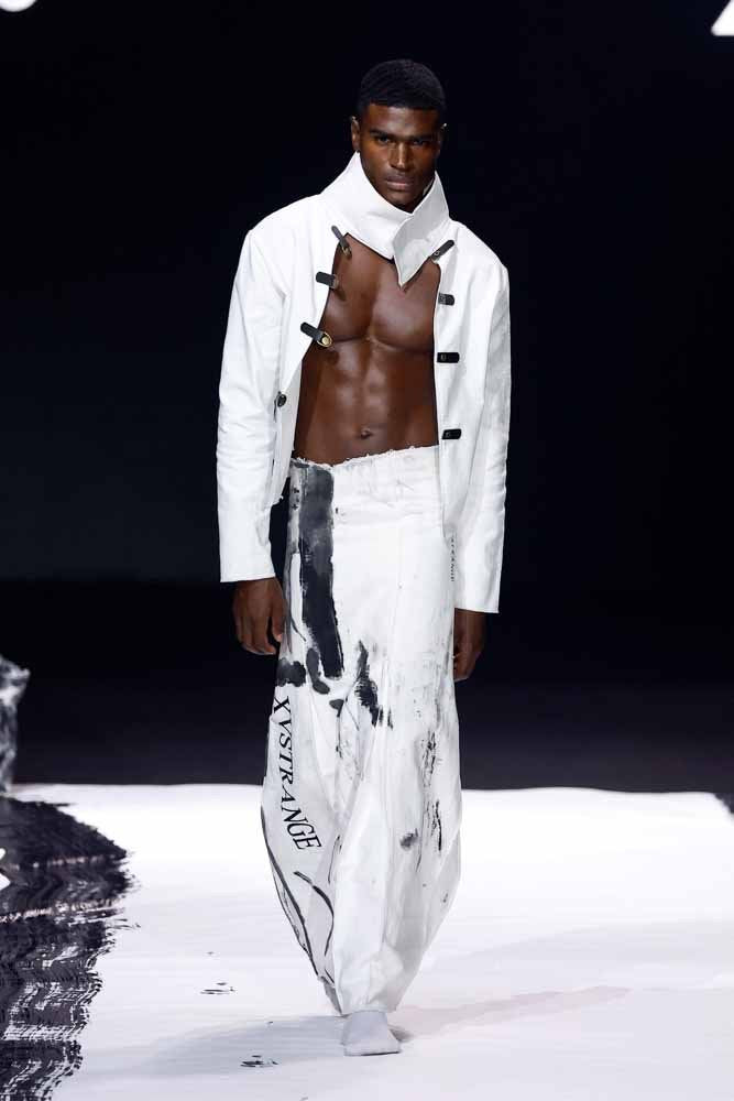 MOWANDE Look 09 — XV Strange