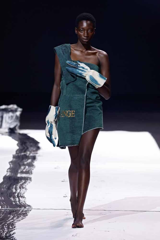 MOWANDE Look 18 — XV Strange