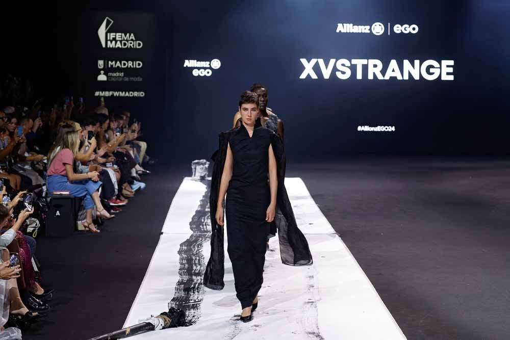 MOWANDE Look 19 — XV Strange