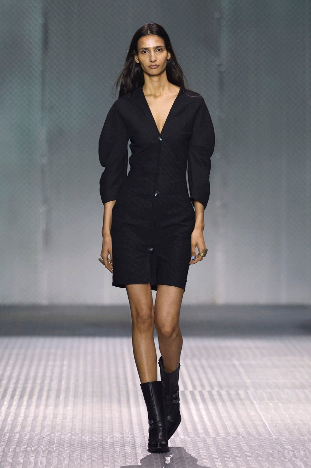 WOSONGLE Look 09 — XV Strange