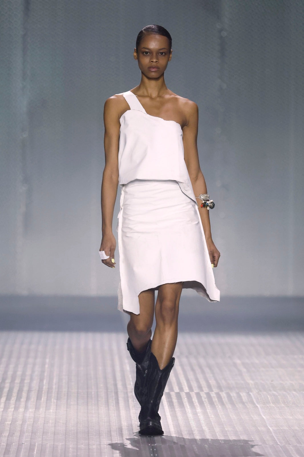 WOSONGLE Look 25 — XV Strange